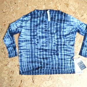 Lululemon Back In Action long sleeve. NWT